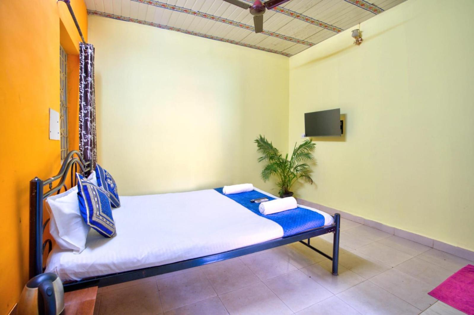 Hotel Savita 卡兰古特 外观 照片