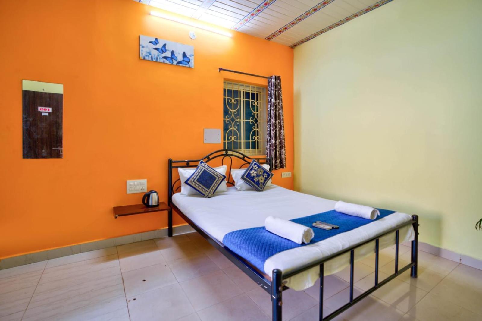 Hotel Savita 卡兰古特 外观 照片